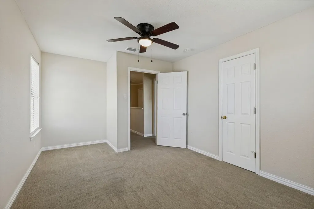 4220 Canyon Trail Lake Worth TX 76135