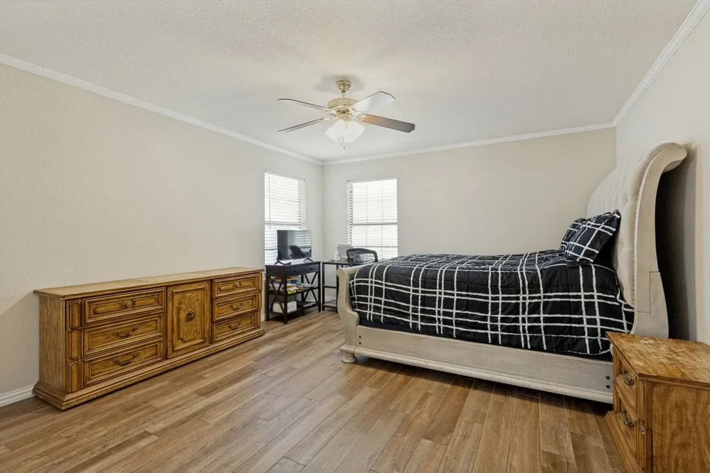 4220 Canyon Trail Lake Worth TX 76135
