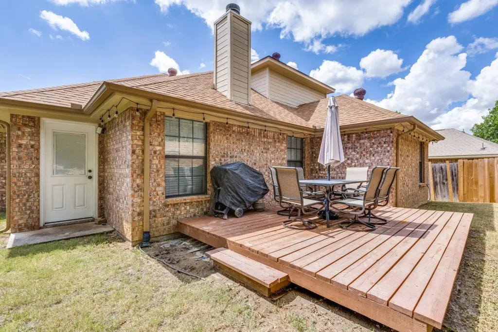 4220 Canyon Trail Lake Worth TX 76135