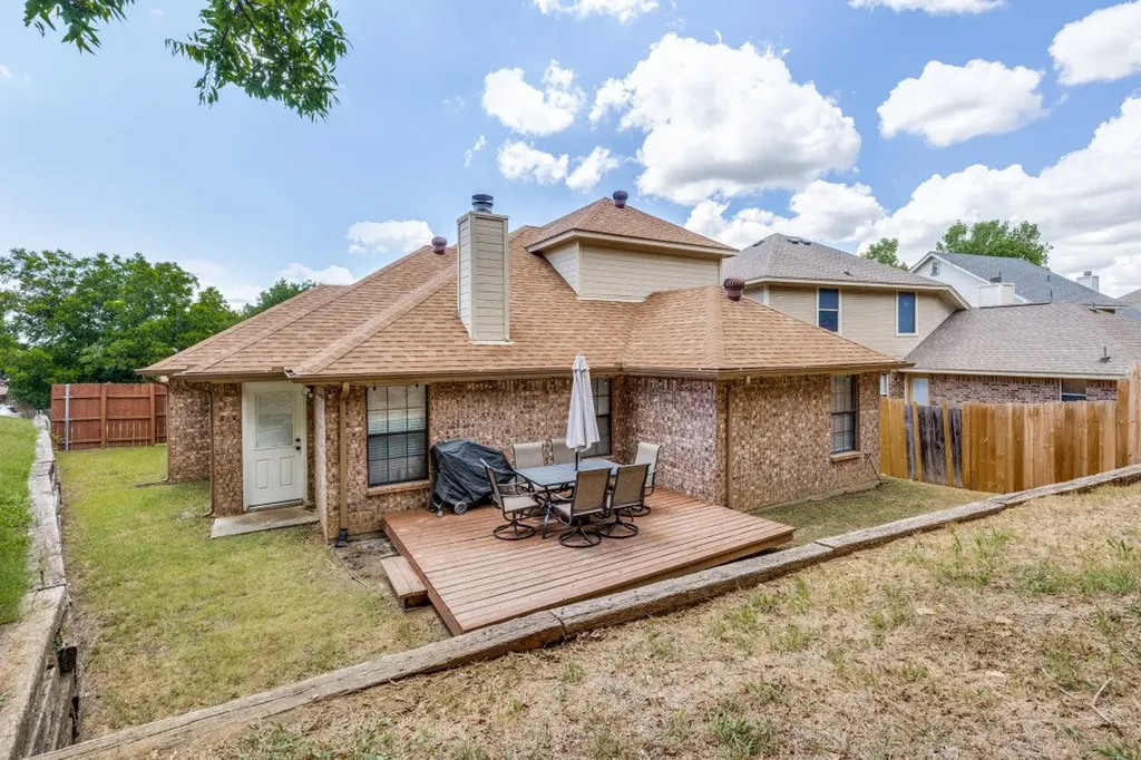 4220 Canyon Trail Lake Worth TX 76135