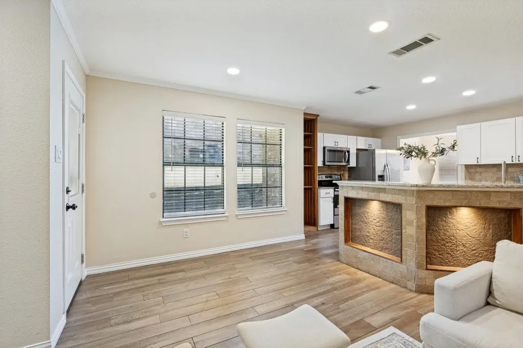 4220 Canyon Trail Lake Worth TX 76135