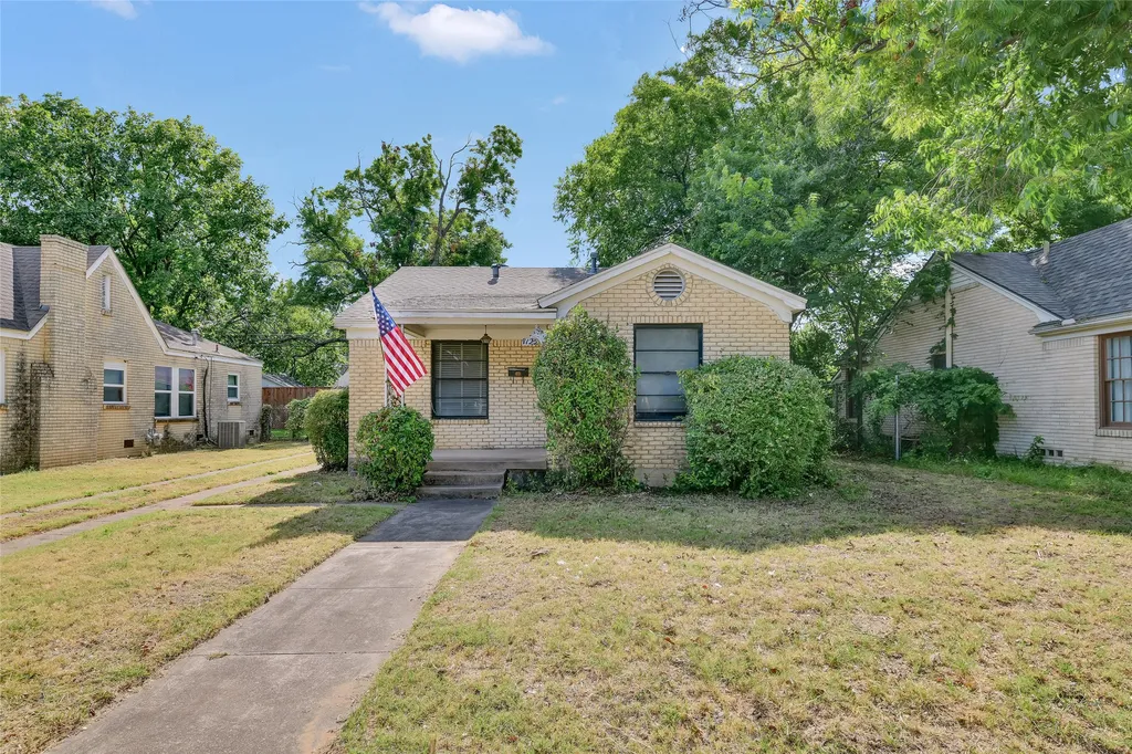 1125 N Riverside Drive Fort Worth TX 76111