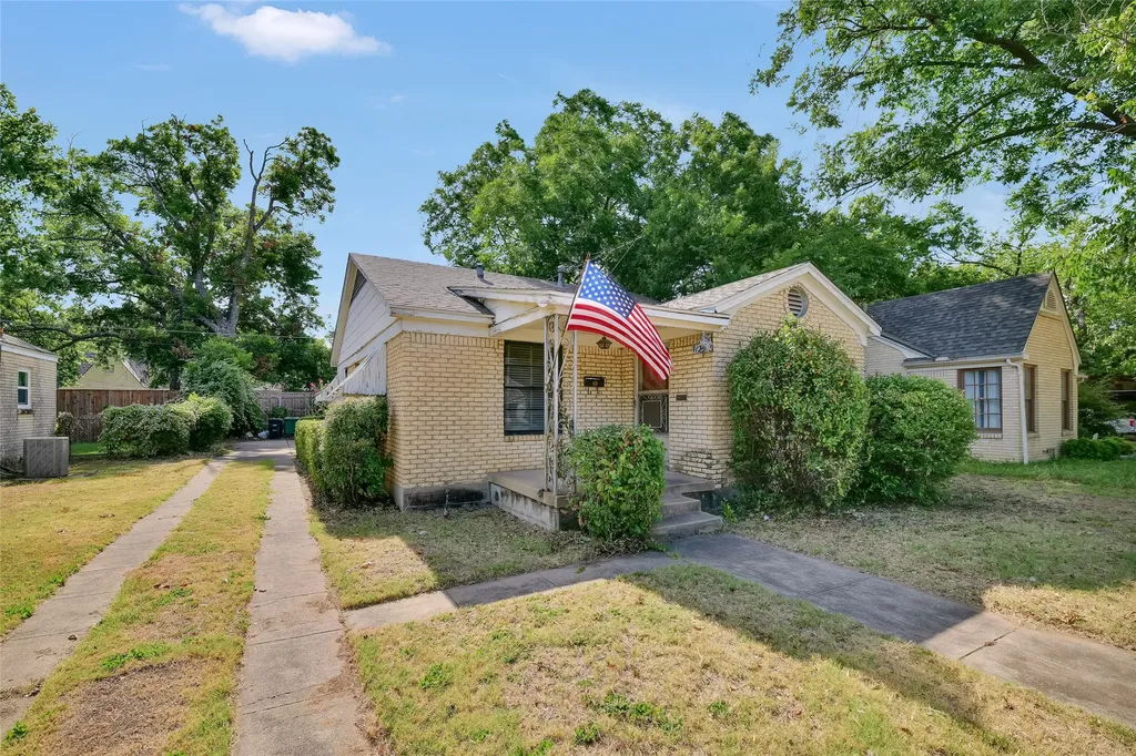 1125 N Riverside Drive Fort Worth TX 76111