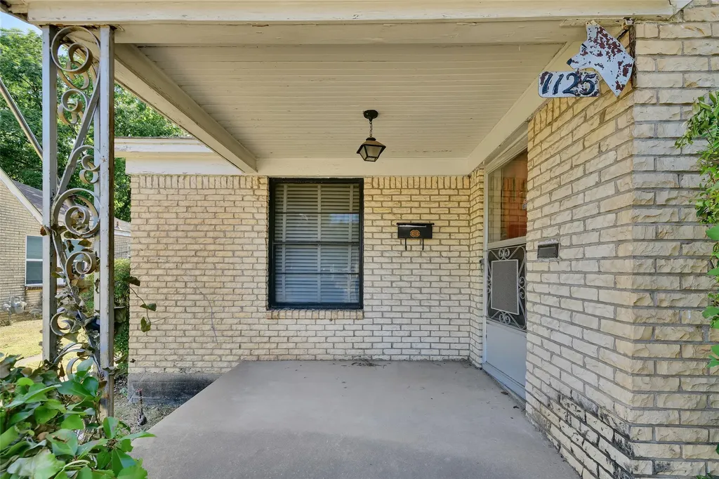 1125 N Riverside Drive Fort Worth TX 76111