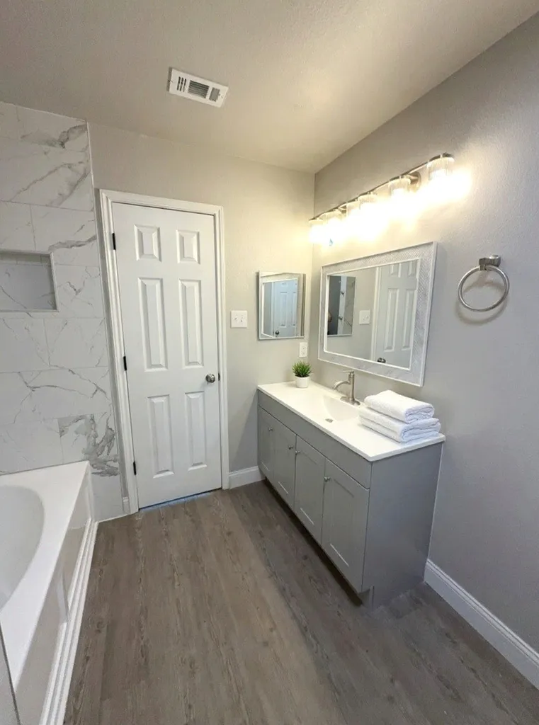 1633 Duet Drive Dallas TX 75241