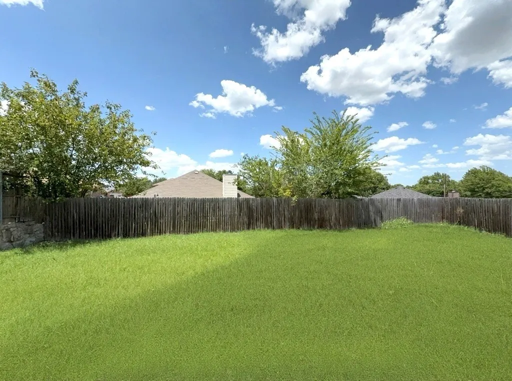 1633 Duet Drive Dallas TX 75241
