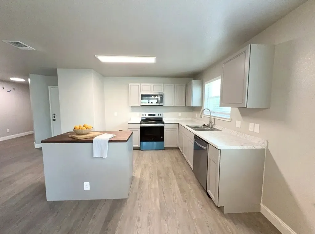 1633 Duet Drive Dallas TX 75241