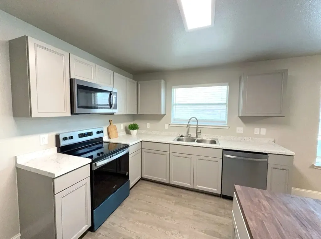 1633 Duet Drive Dallas TX 75241