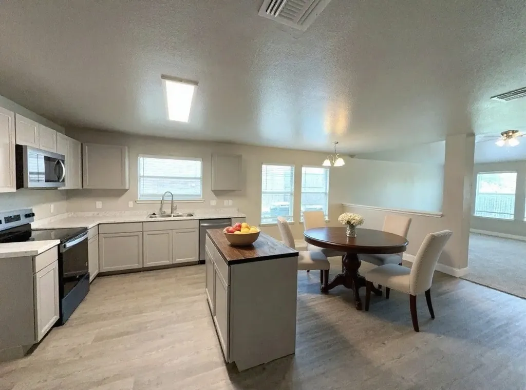 1633 Duet Drive Dallas TX 75241