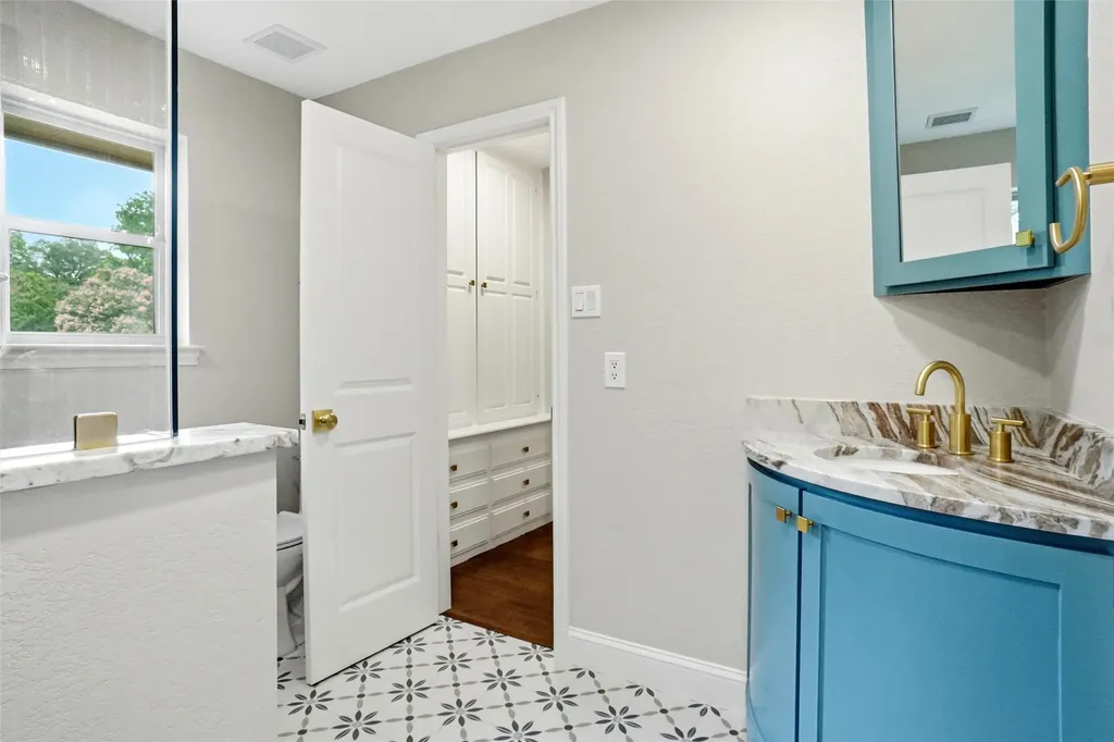 241 Timberlake Drive Azle TX 76020