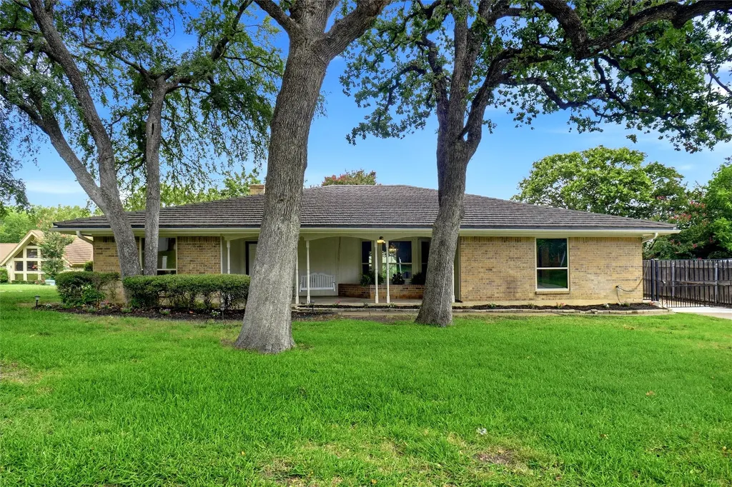 241 Timberlake Drive Azle TX 76020