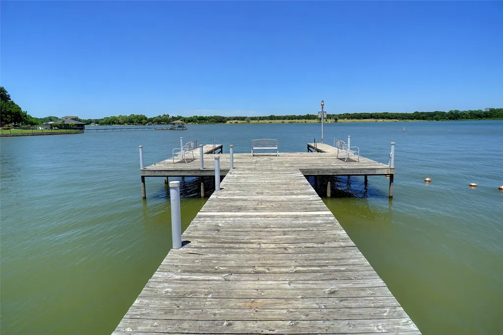 241 Timberlake Drive Azle TX 76020