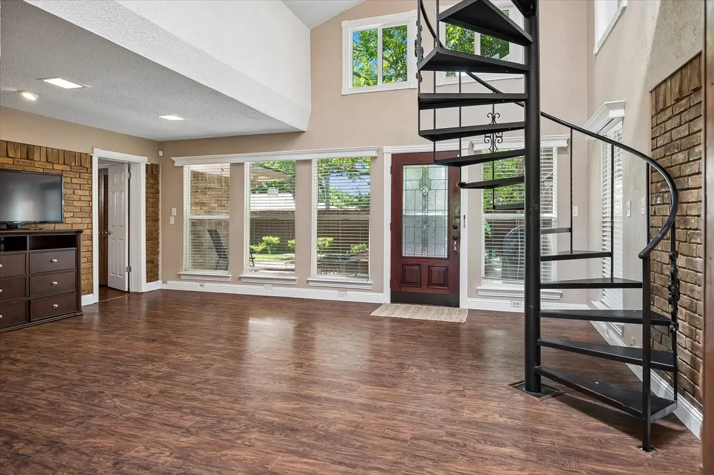 2216 Grandview Drive Plano TX 75075