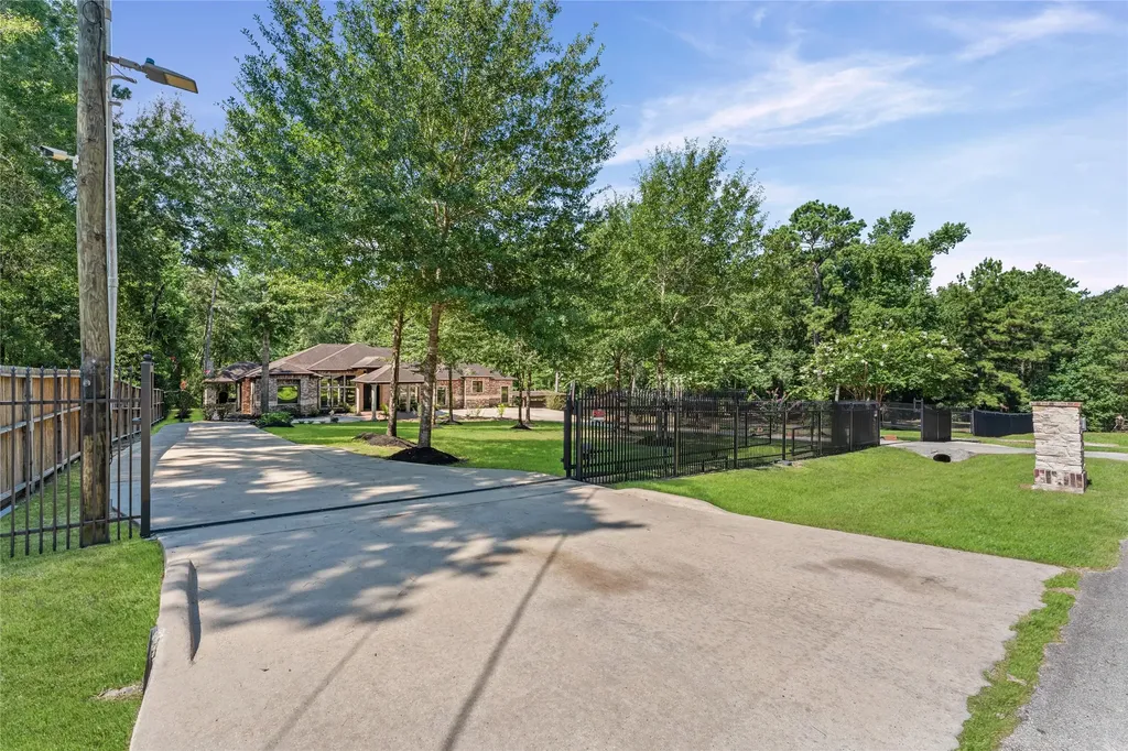 19204 Kanawha Drive Porter TX 77365
