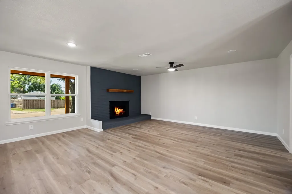 4577 Silversprings Drive Dallas TX 75211