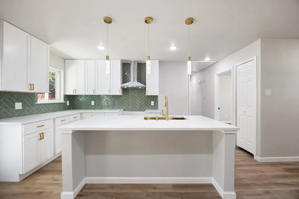 4577 Silversprings Drive Dallas TX 75211
