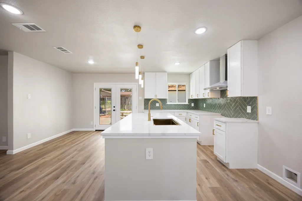 4577 Silversprings Drive Dallas TX 75211