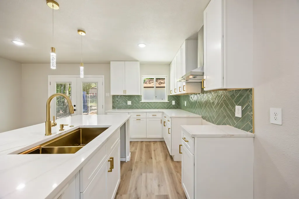4577 Silversprings Drive Dallas TX 75211