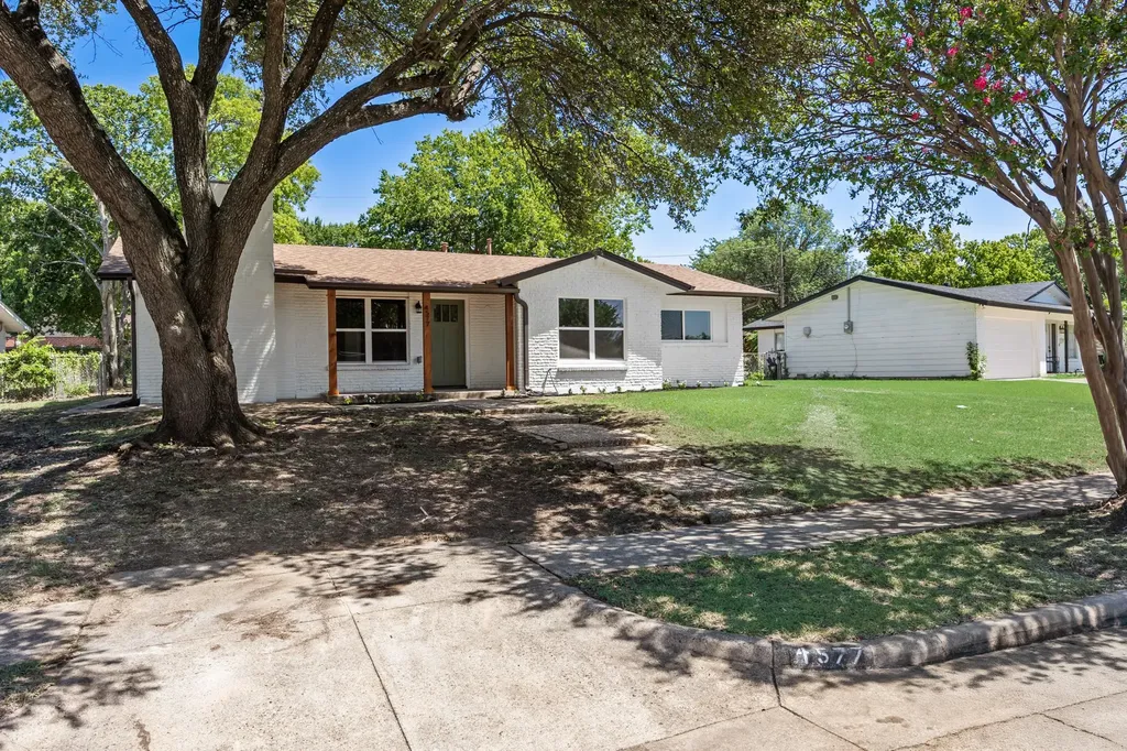 4577 Silversprings Drive Dallas TX 75211
