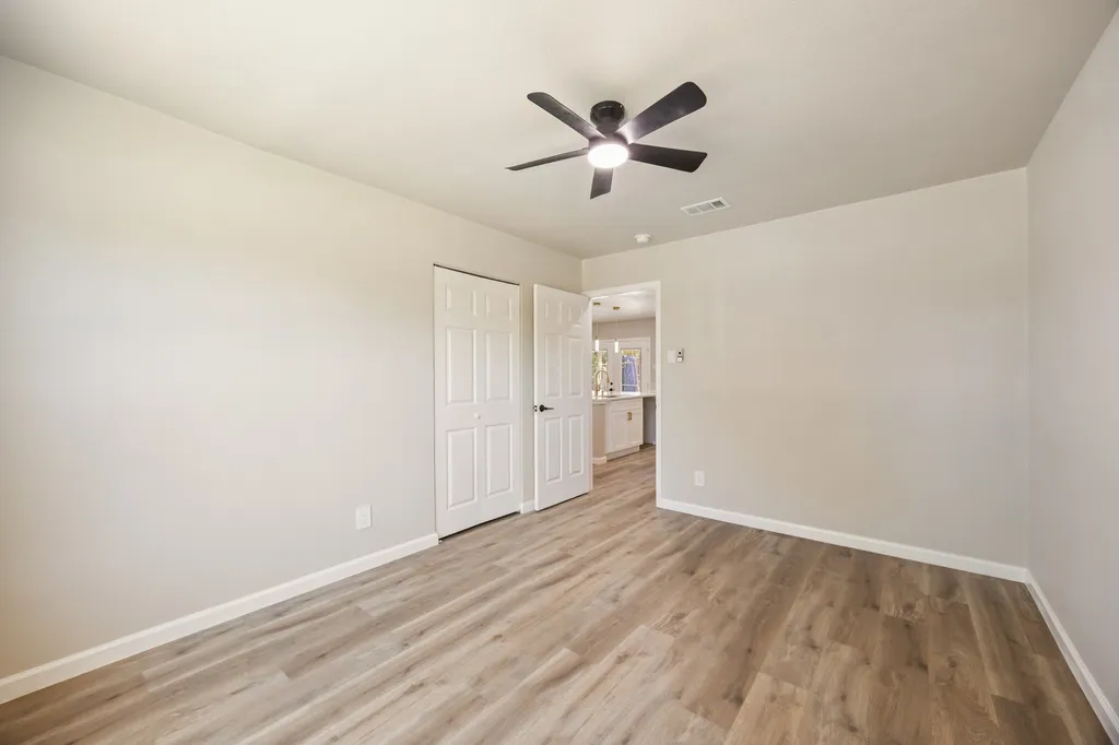 4577 Silversprings Drive Dallas TX 75211
