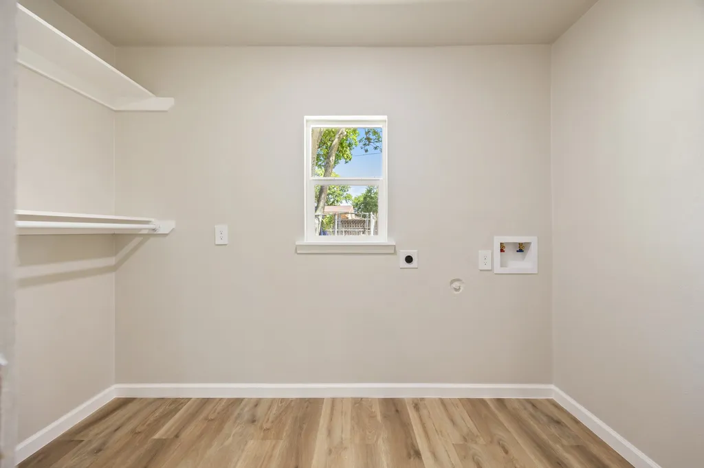 4577 Silversprings Drive Dallas TX 75211