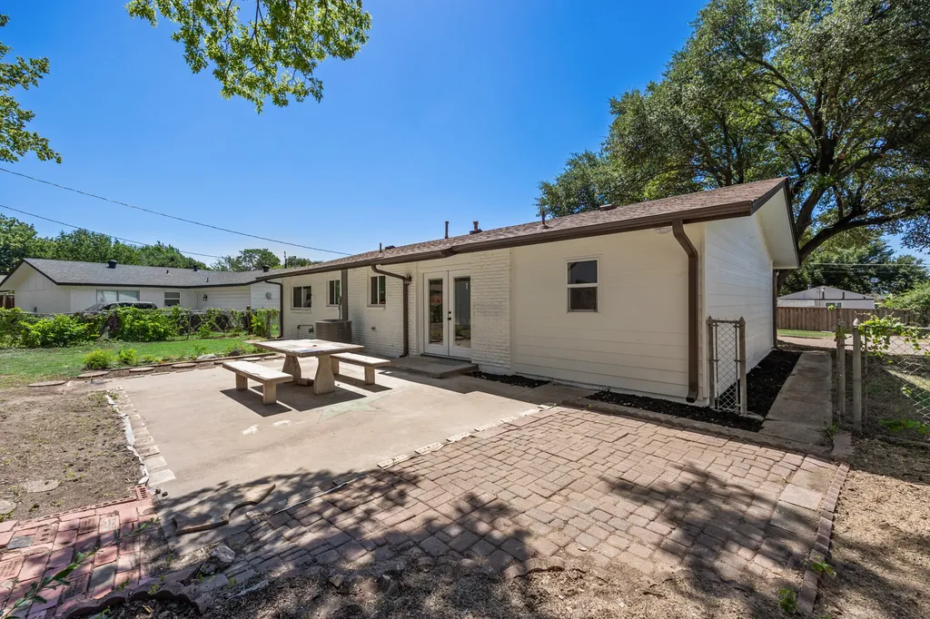 4577 Silversprings Drive Dallas TX 75211