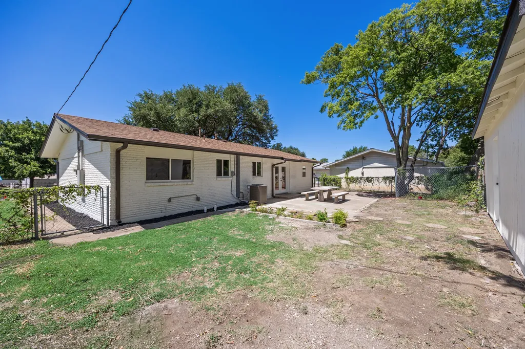 4577 Silversprings Drive Dallas TX 75211