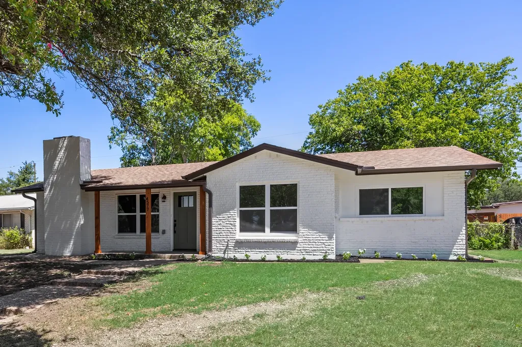 4577 Silversprings Drive Dallas TX 75211