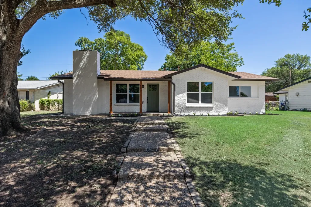 4577 Silversprings Drive Dallas TX 75211