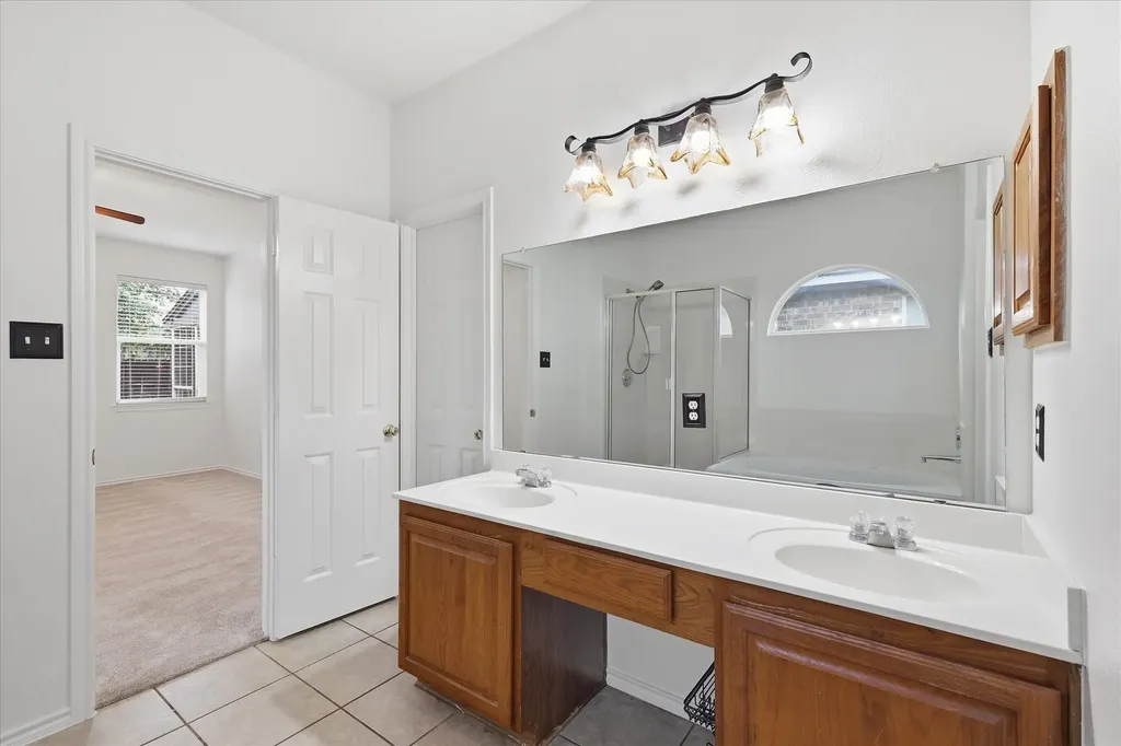 6013 Goldenrod Drive Denton TX 76208
