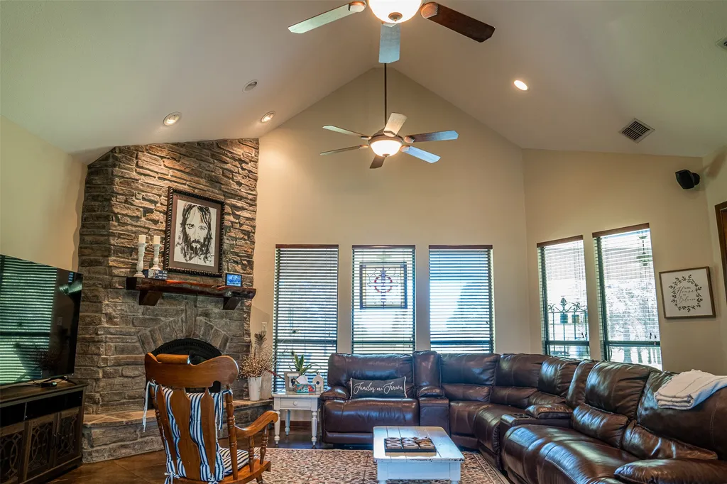 263 County Road 1602 Linden TX 75562