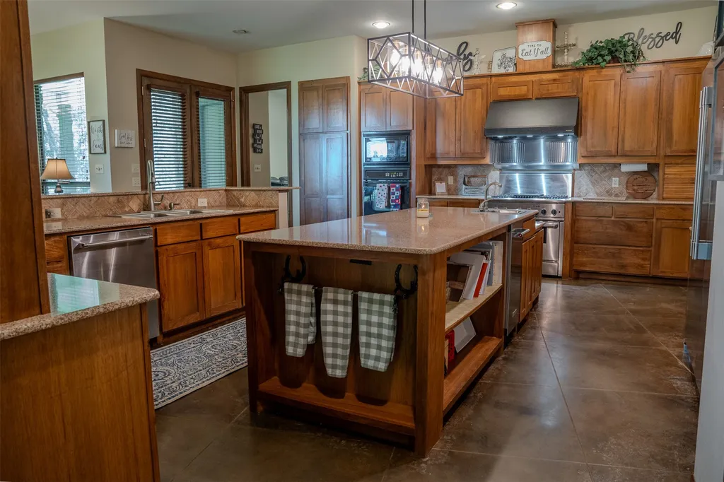 263 County Road 1602 Linden TX 75562