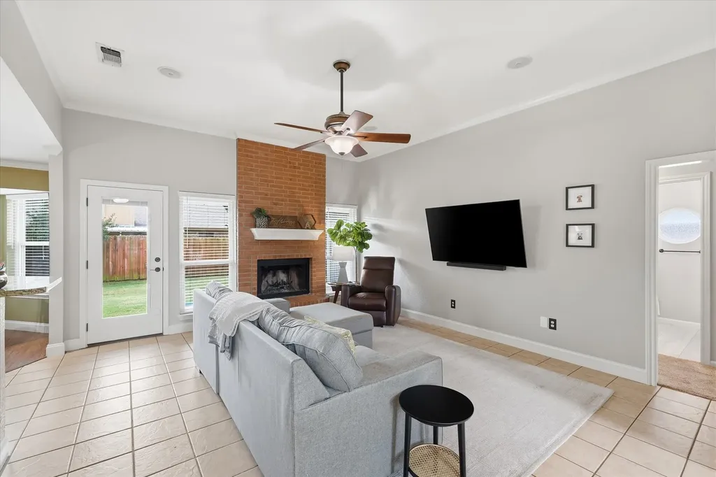 5936 Sundown Drive Watauga TX 76148