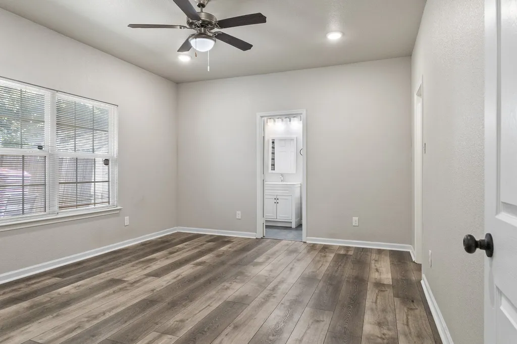 850 E Harvey Avenue Fort Worth TX 76104