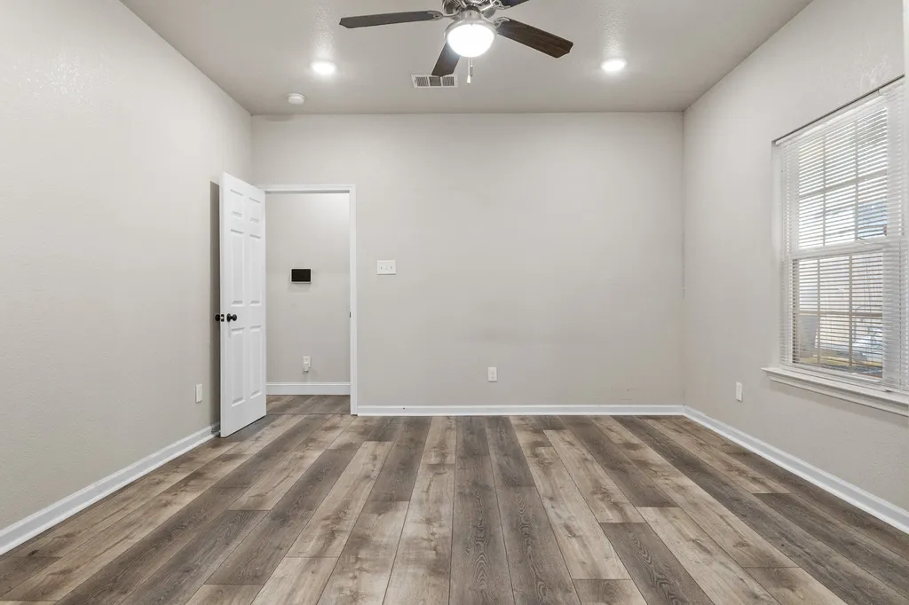 850 E Harvey Avenue Fort Worth TX 76104