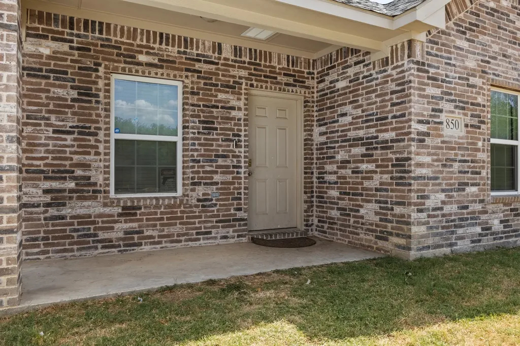 850 E Harvey Avenue Fort Worth TX 76104