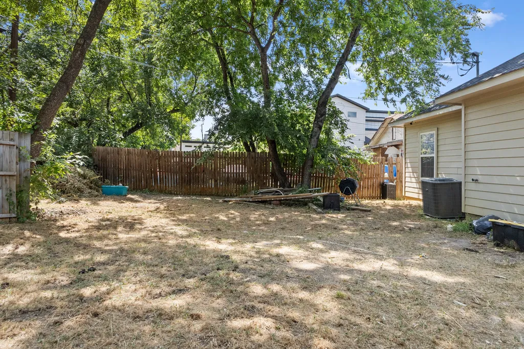 850 E Harvey Avenue Fort Worth TX 76104