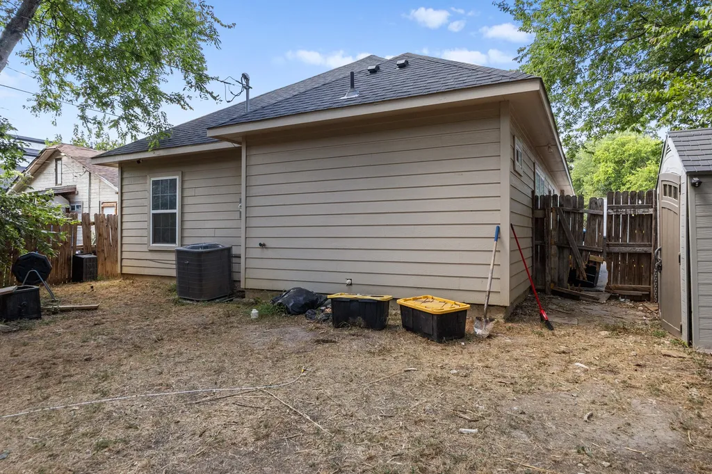 850 E Harvey Avenue Fort Worth TX 76104