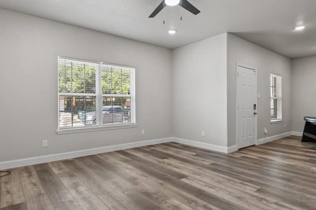850 E Harvey Avenue Fort Worth TX 76104