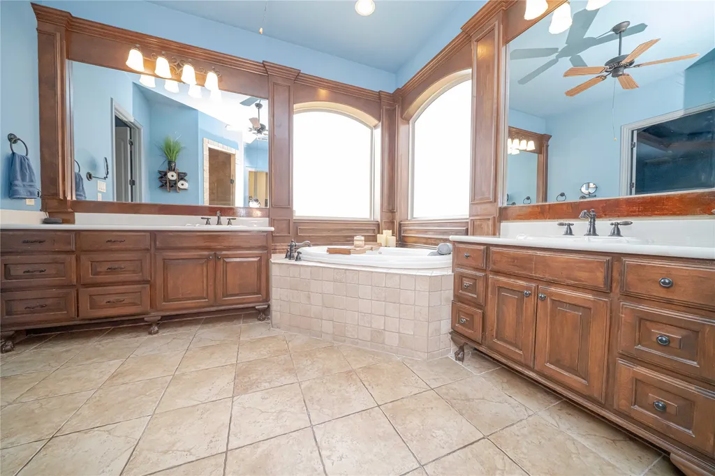 7913 Forest View Court North Richland Hills TX 76182