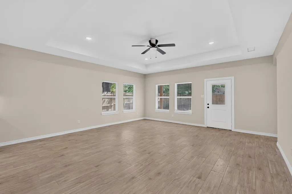 724 N Clements Street Gainesville TX 76240