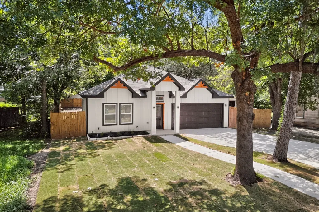 724 N Clements Street Gainesville TX 76240