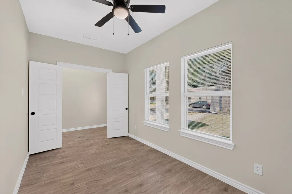 724 N Clements Street Gainesville TX 76240