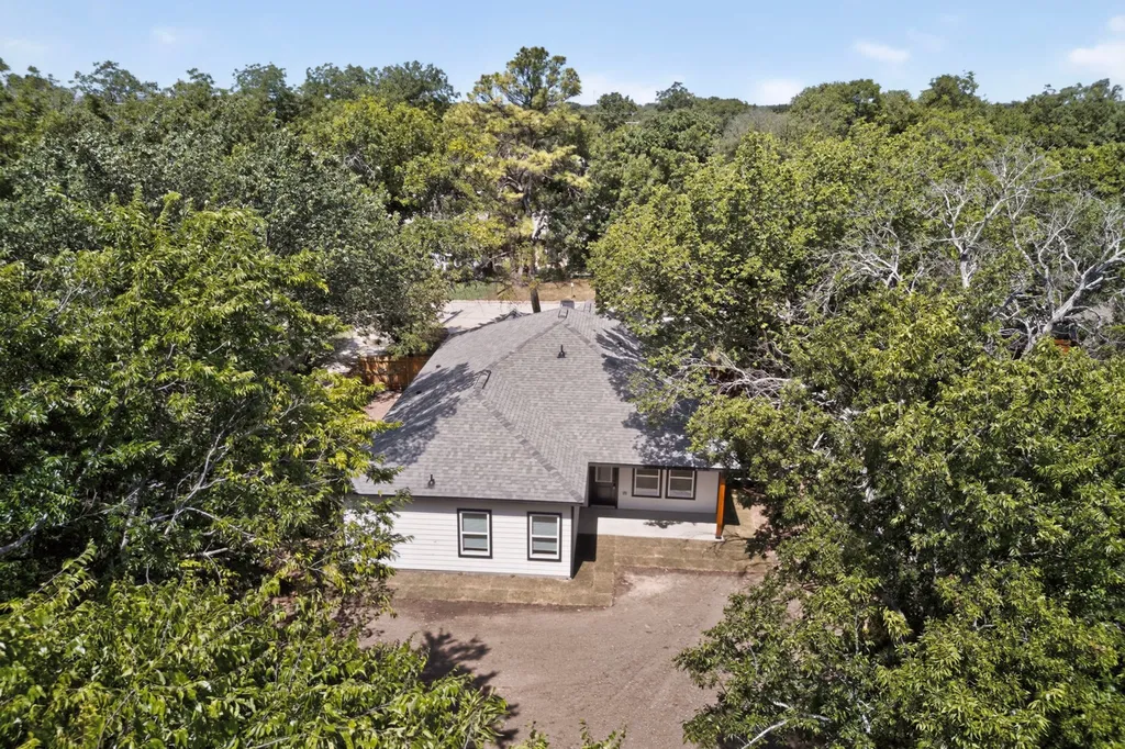 724 N Clements Street Gainesville TX 76240