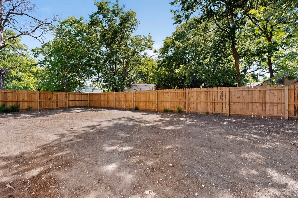 724 N Clements Street Gainesville TX 76240