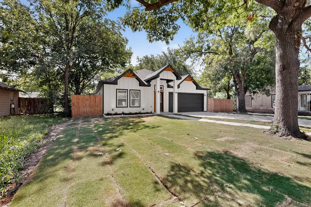 724 N Clements Street Gainesville TX 76240