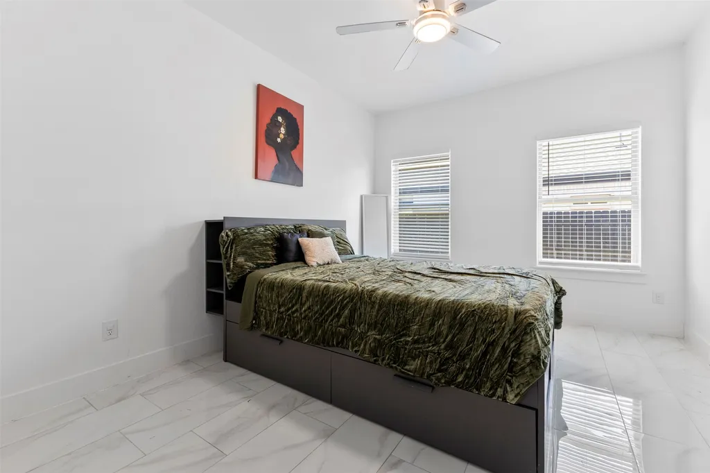 2107 Cole Street Mabank TX 75147