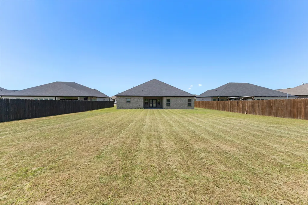 2107 Cole Street Mabank TX 75147