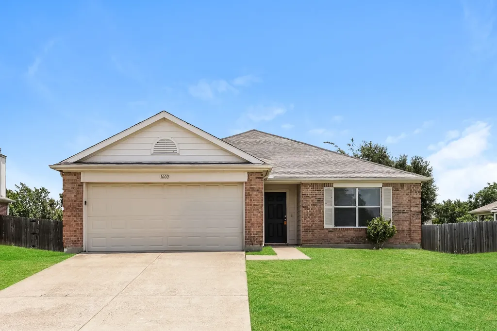 1600 Shady Shores Drive Glenn Heights TX 75154