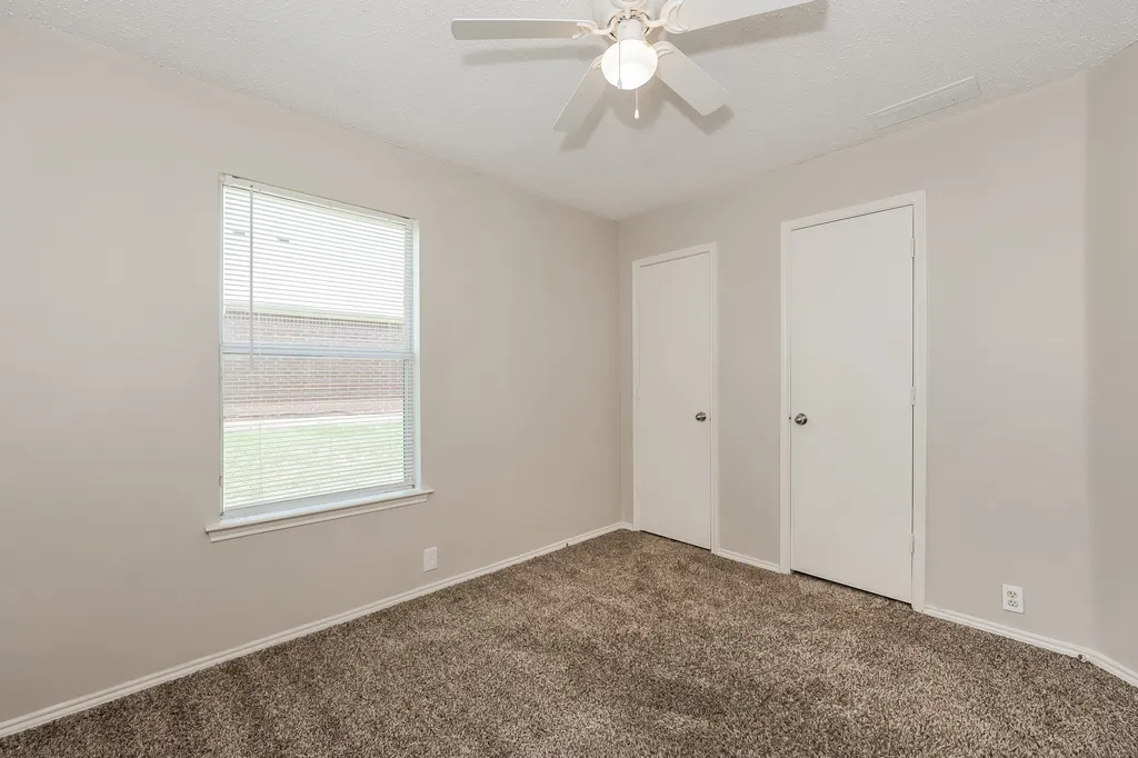 1600 Shady Shores Drive Glenn Heights TX 75154